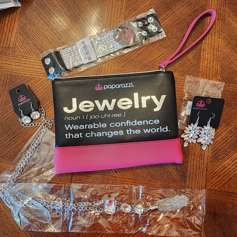New Paparazzi Black and Pin Bag With Jewerly